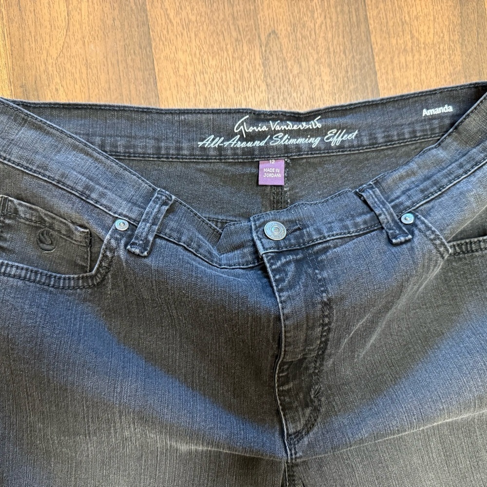 Gloria Vanderbilt Black Straight Leg Jeans - Picture 3 of 8